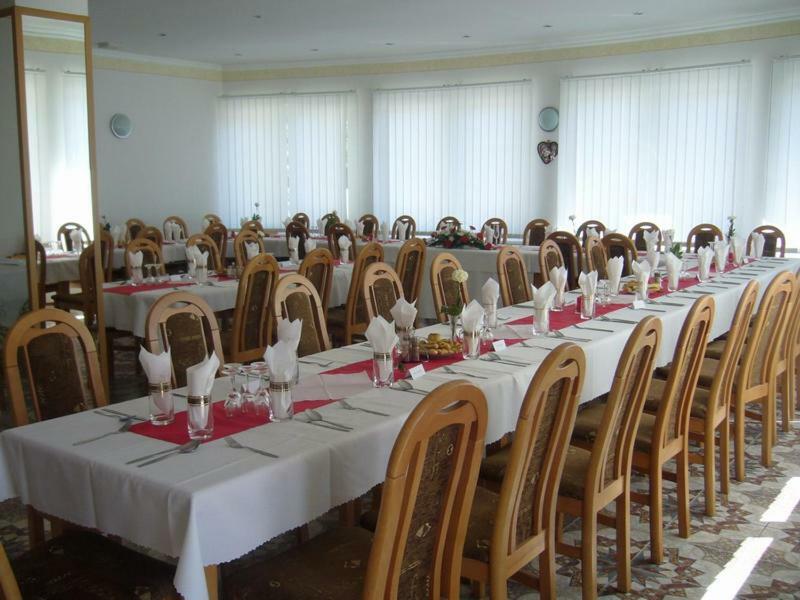 Penzion Europa Diakovce ภายนอก รูปภาพ